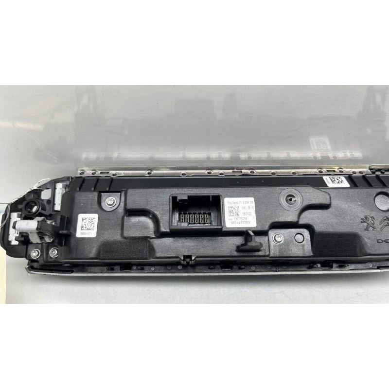 Bouton de warning PEUGEOT 3008 2 Photo n°1