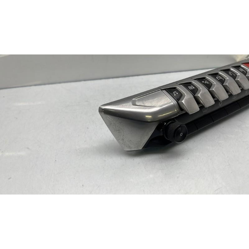 Bouton de warning PEUGEOT 3008 2 Photo n°4
