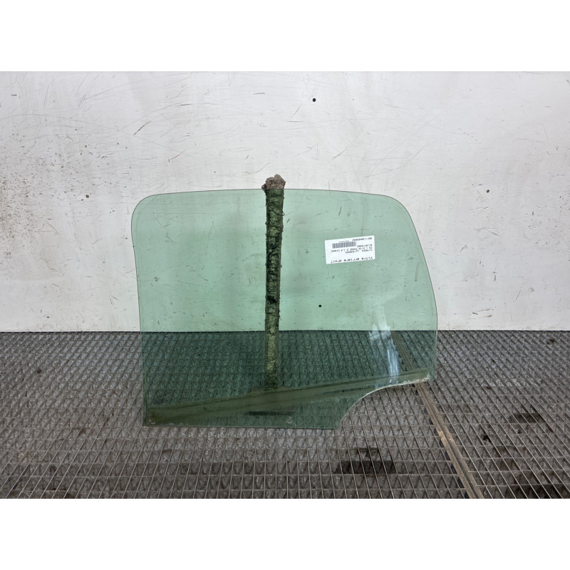 Vitre arriere droit CITROEN C3 1 X-TR Photo n°1