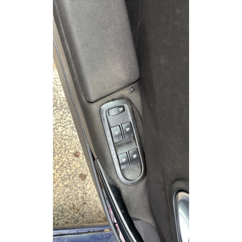 Custode arriere droit (porte) RENAULT MEGANE 2 Photo n°13