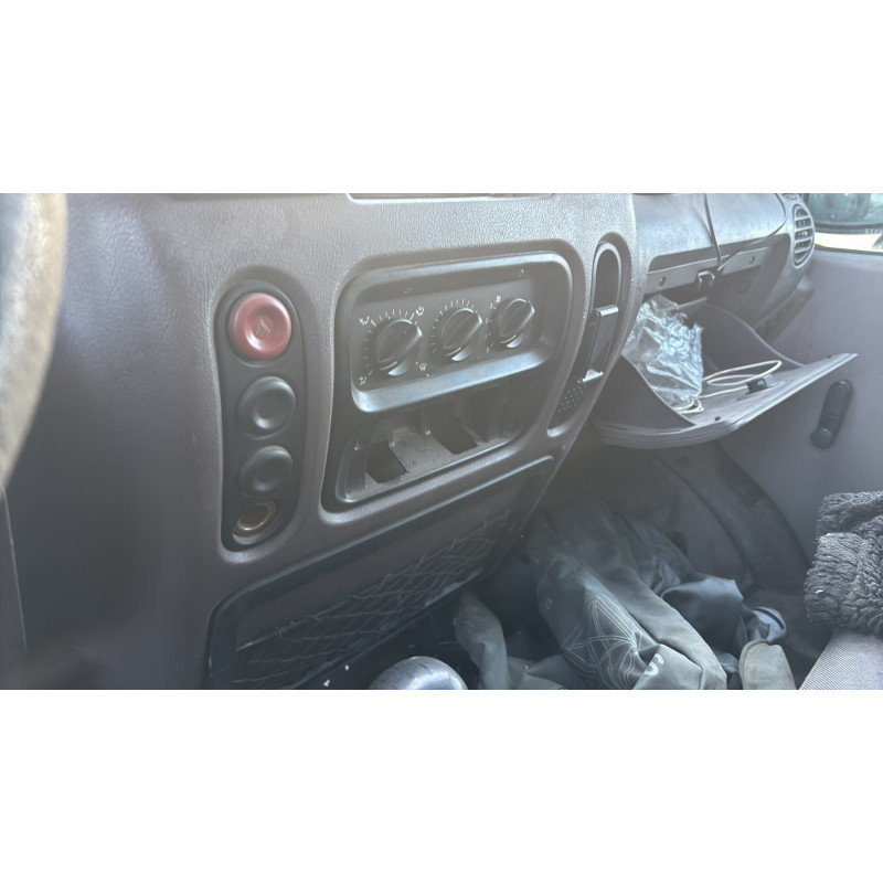 Optique avant secondaire droit (feux)(clignotant) RENAULT MASTER 2 Photo n°19
