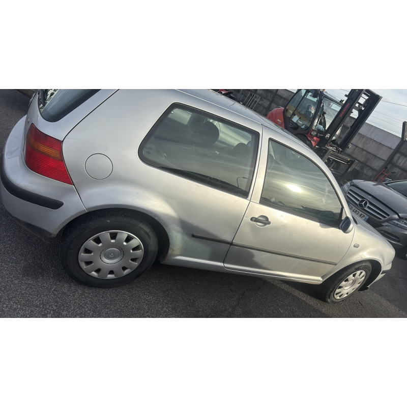 Vitre avant droit VOLKSWAGEN GOLF 4 Photo n°9