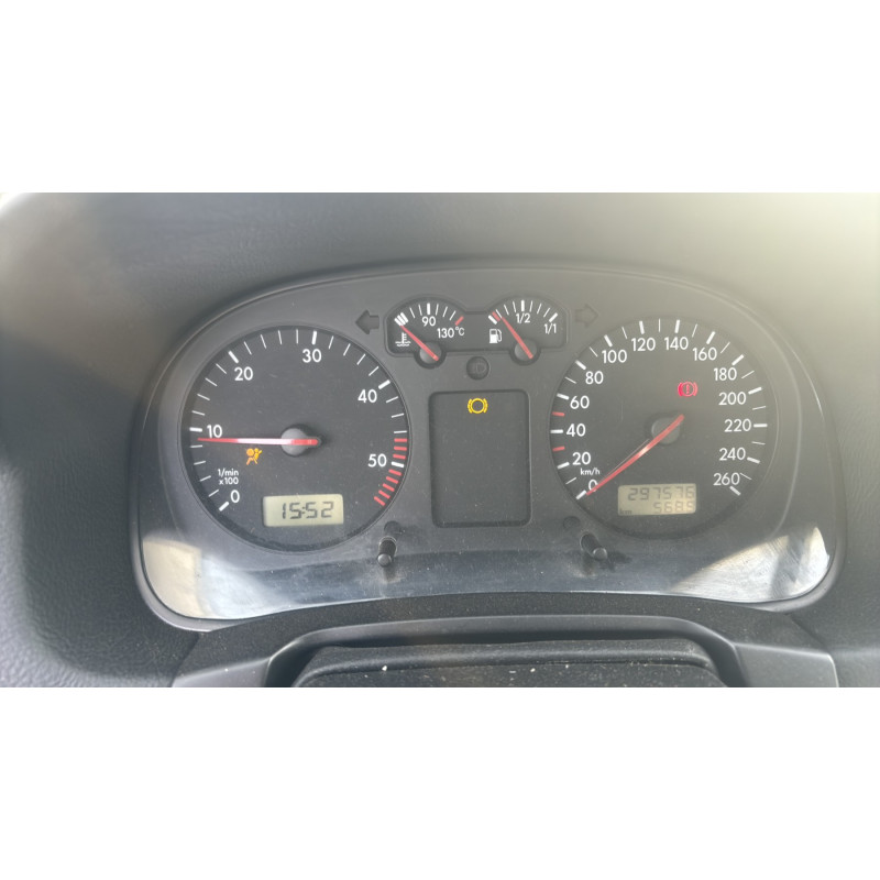 Vitre avant droit VOLKSWAGEN GOLF 4 Photo n°12
