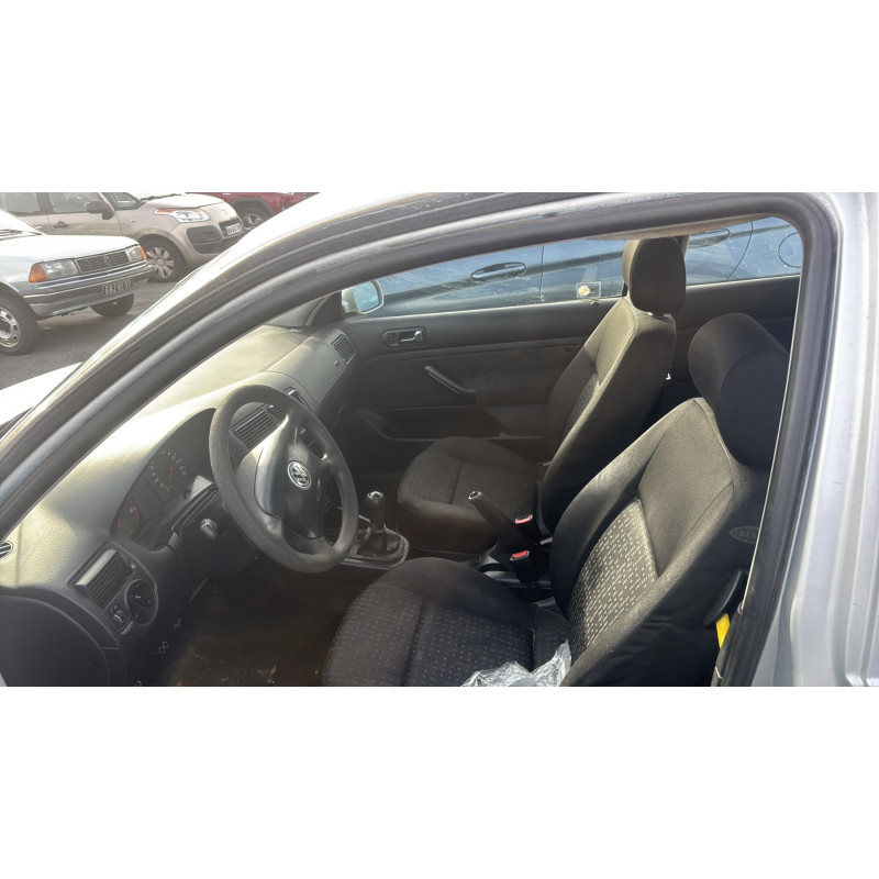 Vitre avant droit VOLKSWAGEN GOLF 4 Photo n°15