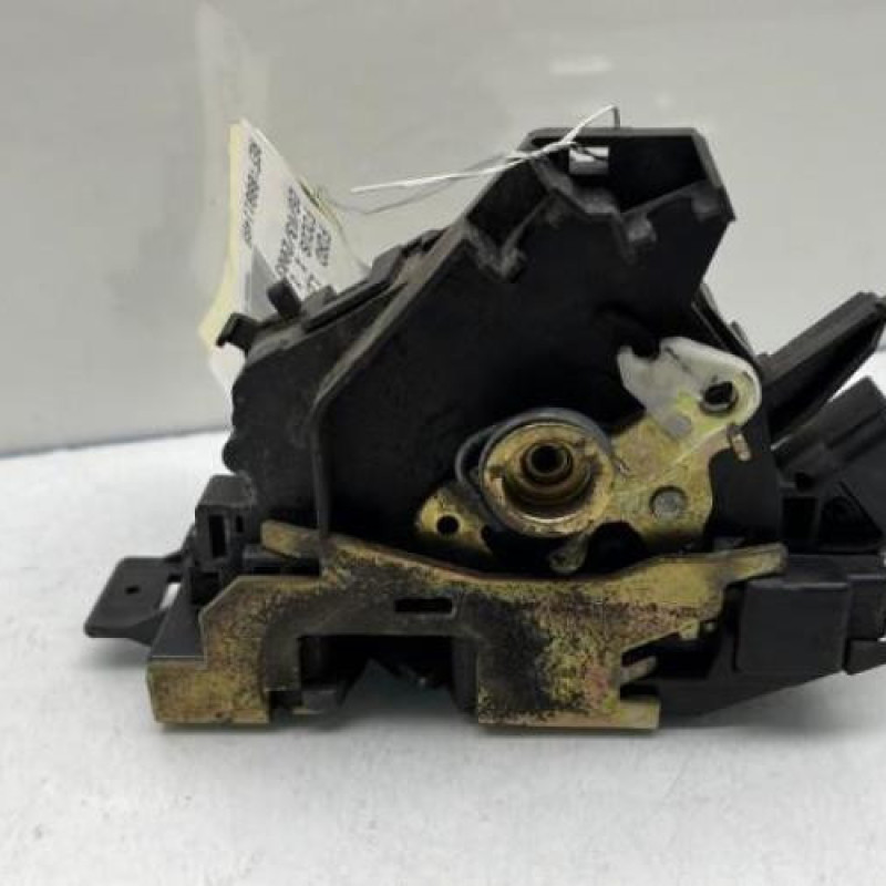 Serrure avant gauche FORD FOCUS 1 Photo n°6