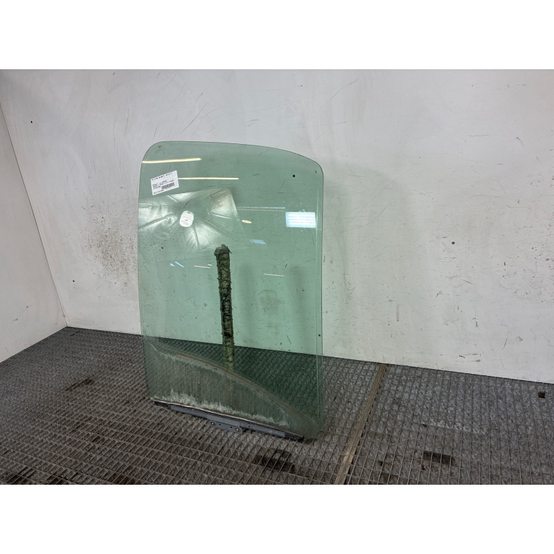 Vitre avant droit RENAULT MASTER 2 Photo n°3