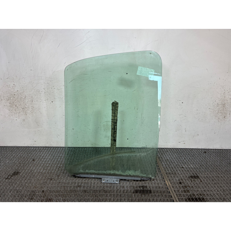 Vitre avant droit RENAULT MASTER 2 Photo n°4
