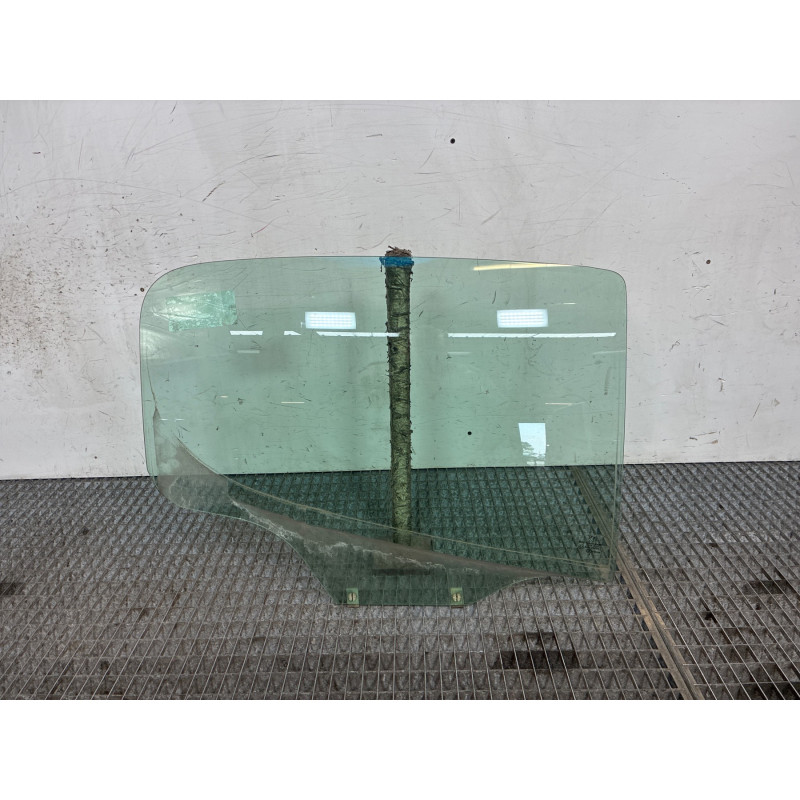 Vitre arriere droit PEUGEOT 207 Photo n°3