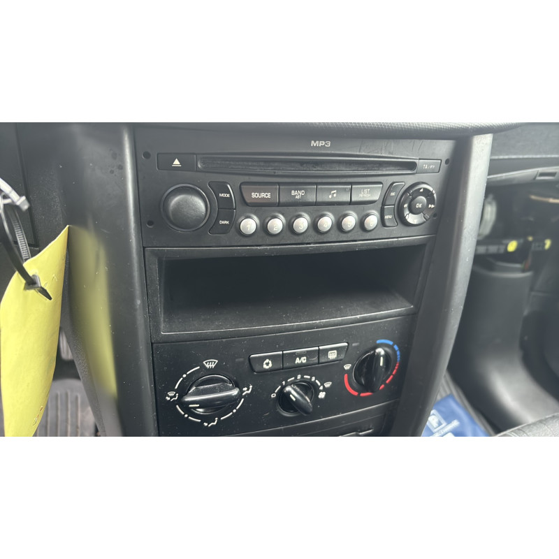 Vitre arriere droit PEUGEOT 207 Photo n°19