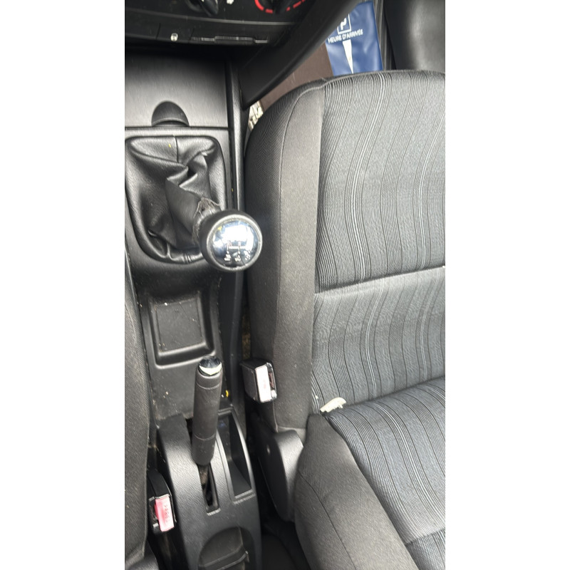 Vitre arriere droit PEUGEOT 207 Photo n°20