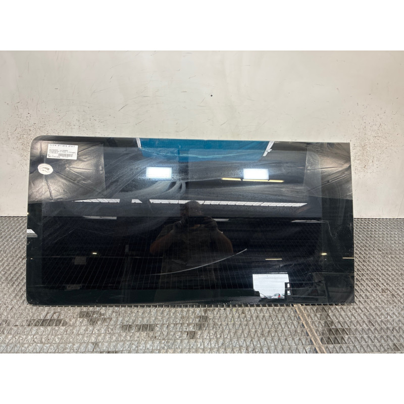 Vitre arriere droit VOLKSWAGEN TRANSPORTER 5 Photo n°1