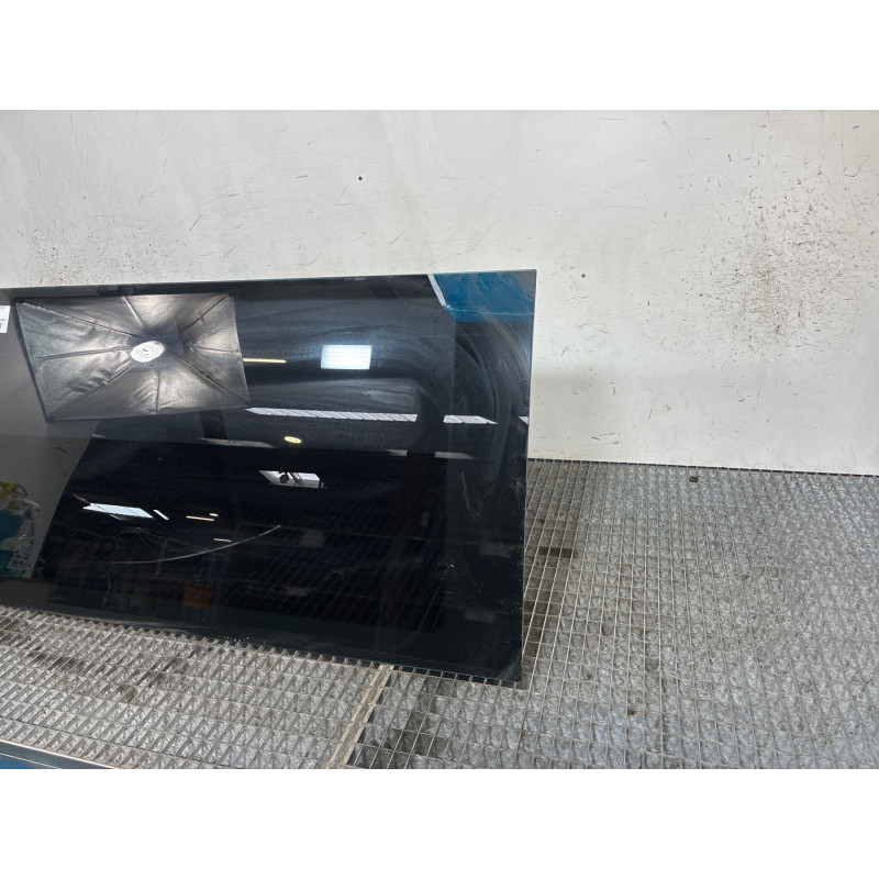 Vitre arriere droit VOLKSWAGEN TRANSPORTER 5 Photo n°4