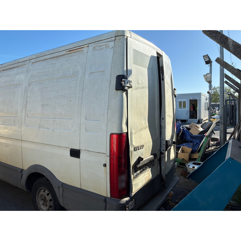 Leve vitre electrique avant gauche IVECO DAILY 3 Photo n°7