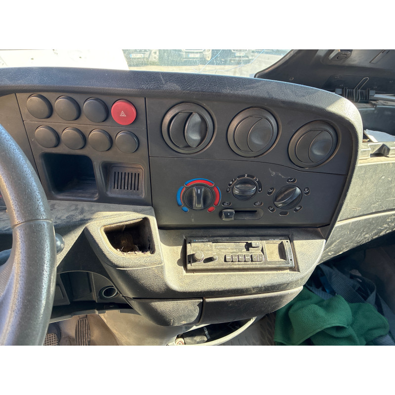 Leve vitre electrique avant gauche IVECO DAILY 3 Photo n°17
