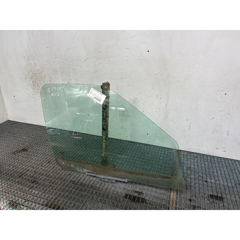 Vitre avant droit FORD FIESTA 4 Photo n°1