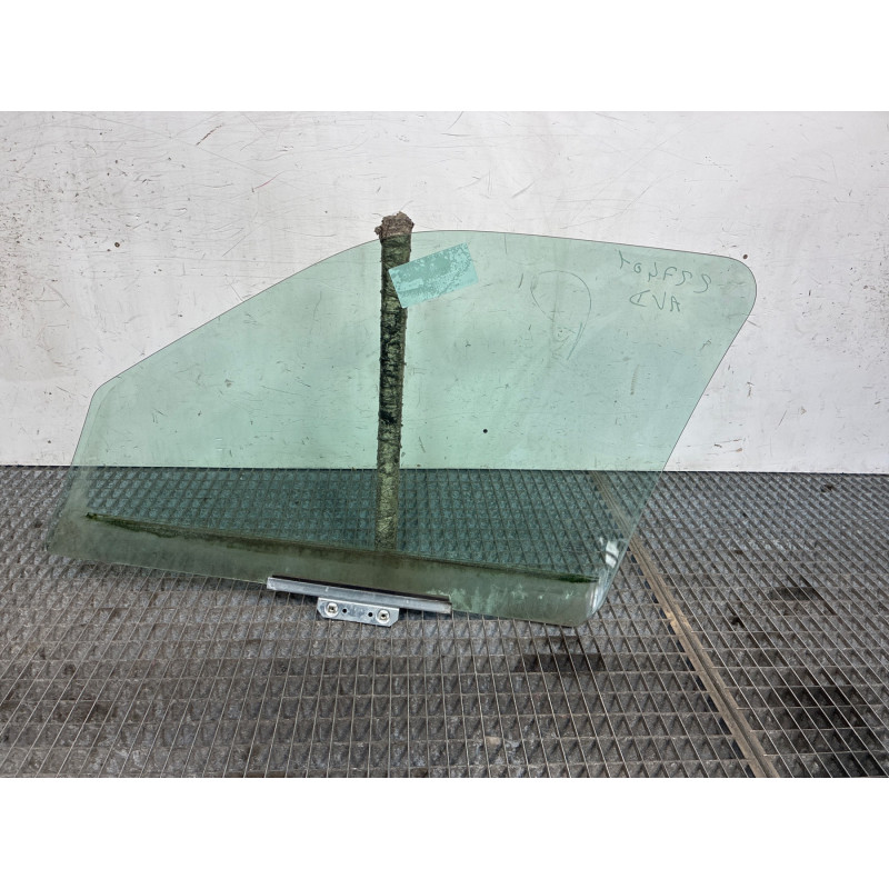 Vitre avant droit FORD FIESTA 4 Photo n°3