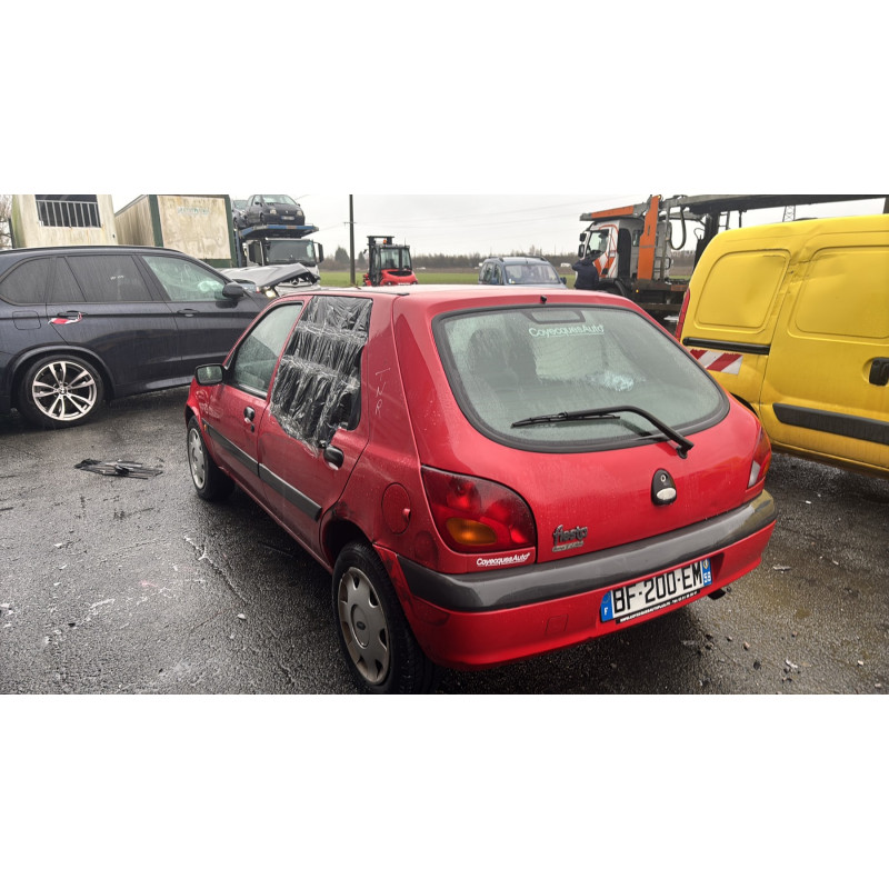Vitre avant droit FORD FIESTA 4 Photo n°10