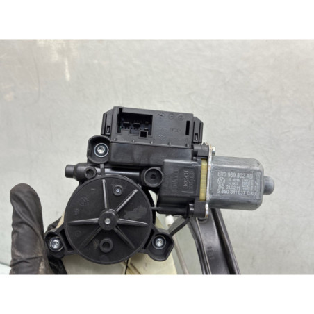 Leve vitre electrique avant droit VOLKSWAGEN POLO 5 Photo n°1