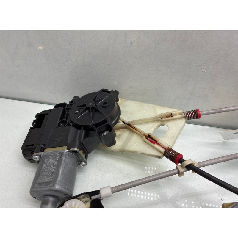 Leve vitre electrique avant gauche VOLKSWAGEN POLO 5 Photo n°3