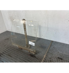Vitre arriere gauche PEUGEOT 205