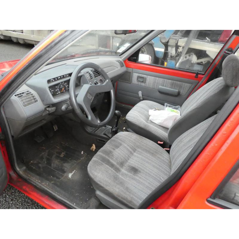 Vitre arriere gauche PEUGEOT 205 Photo n°5