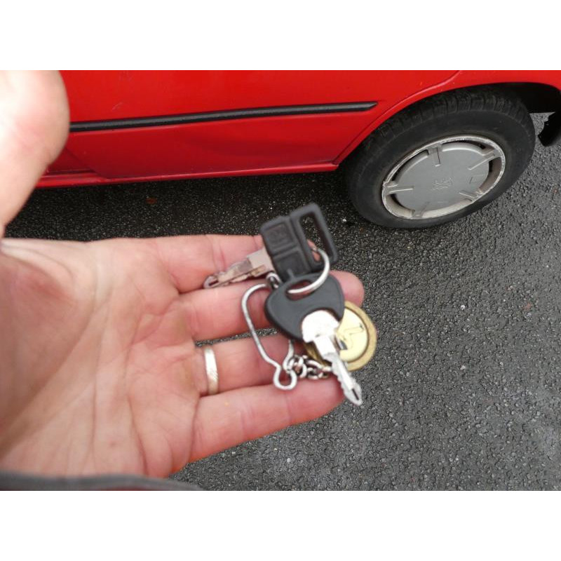 Vitre arriere gauche PEUGEOT 205 Photo n°8