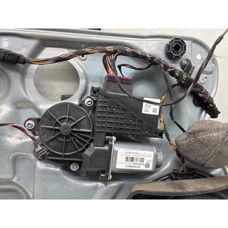 Leve vitre electrique avant gauche VOLKSWAGEN POLO 4 Photo n°3
