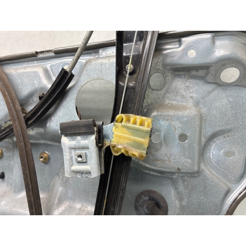Leve vitre electrique avant gauche VOLKSWAGEN POLO 4 Photo n°4
