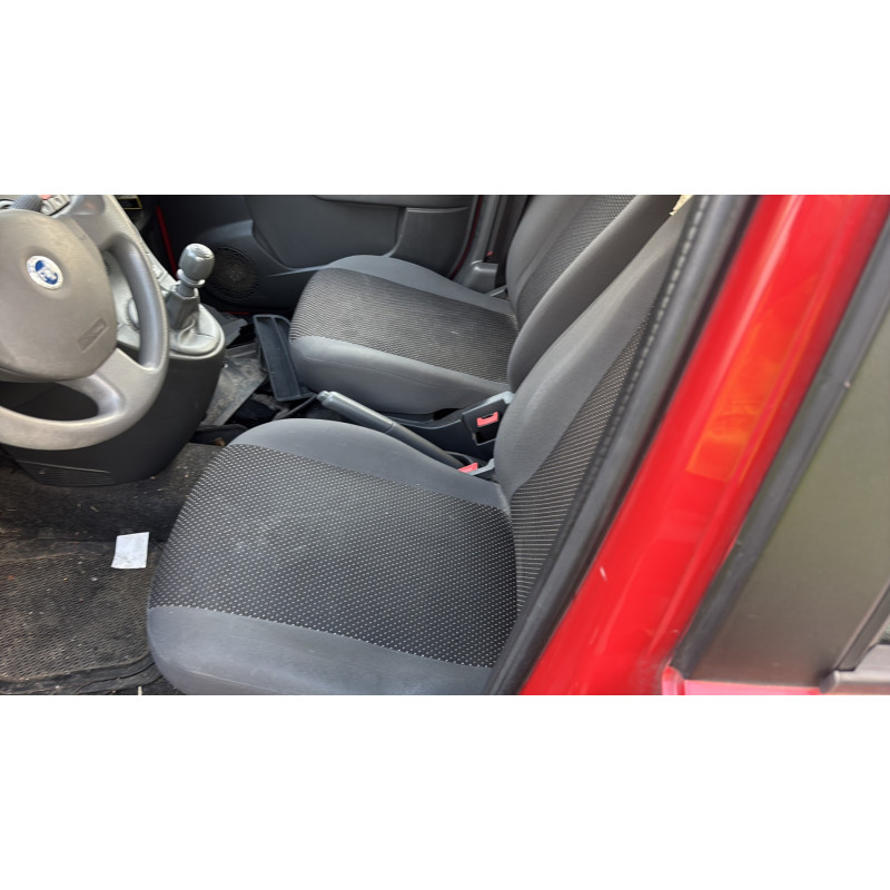Vitre arriere droit FIAT PANDA 2 Photo n°13