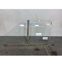 Vitre avant gauche PEUGEOT 106