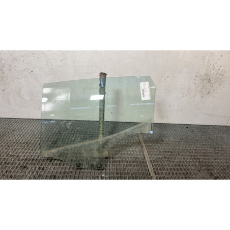 Vitre arriere gauche RENAULT CLIO 5 Photo n°1