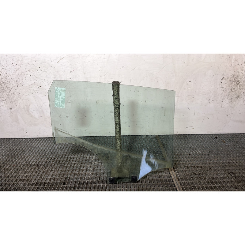 Vitre arriere gauche RENAULT CLIO 5 Photo n°4