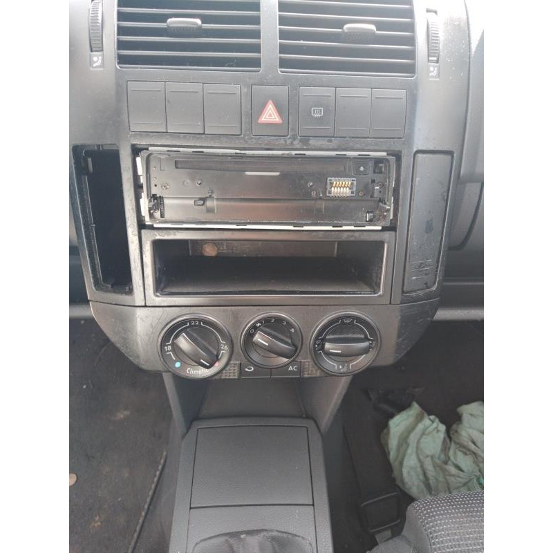 Leve vitre electrique avant droit VOLKSWAGEN POLO 4 Photo n°11