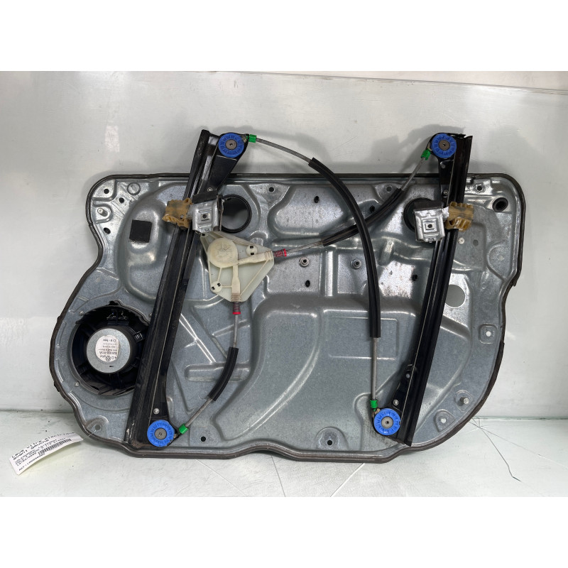 Leve vitre electrique avant gauche VOLKSWAGEN POLO 4 Photo n°4