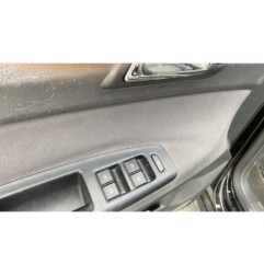 Leve vitre electrique avant gauche VOLKSWAGEN POLO 4
