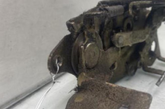 Serrure avant droit PEUGEOT 604