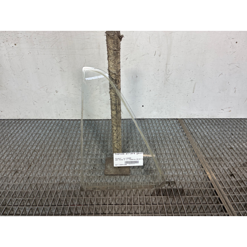 Custode arriere gauche (porte) PEUGEOT 205 Photo n°4