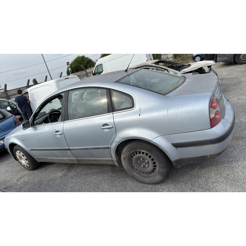 Feu arriere principal gauche (feux) VOLKSWAGEN PASSAT 4 Photo n°13