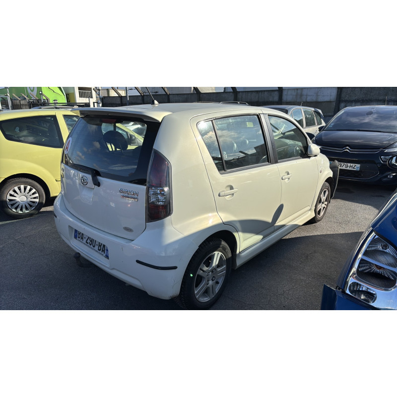 Feu arriere principal droit (feux) DAIHATSU SIRION 2 Photo n°6