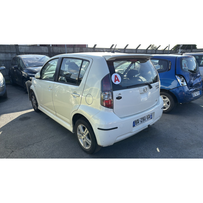 Feu arriere principal droit (feux) DAIHATSU SIRION 2 Photo n°7