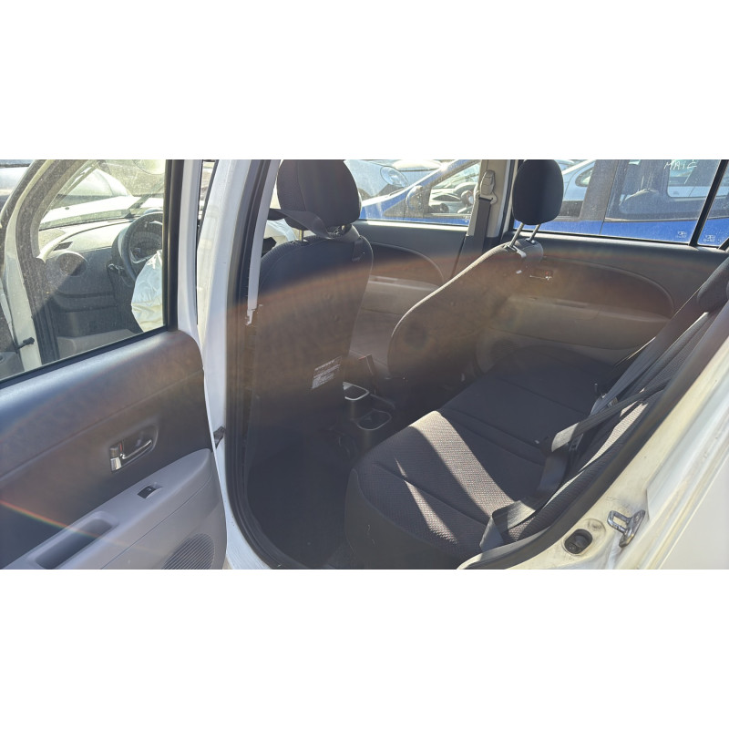 Feu arriere principal droit (feux) DAIHATSU SIRION 2 Photo n°13