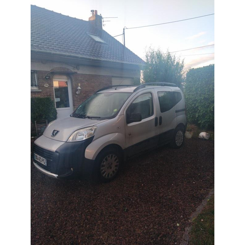 Face avant PEUGEOT BIPPER Photo n°9