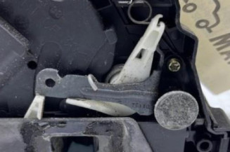 Serrure avant droit FORD FOCUS 2