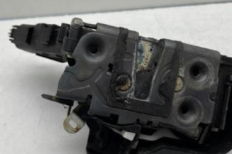 Serrure avant droit FORD FOCUS 2