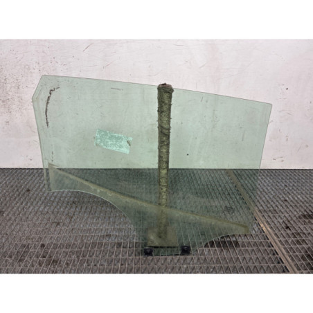 Vitre arriere gauche RENAULT CLIO 5 Photo n°1