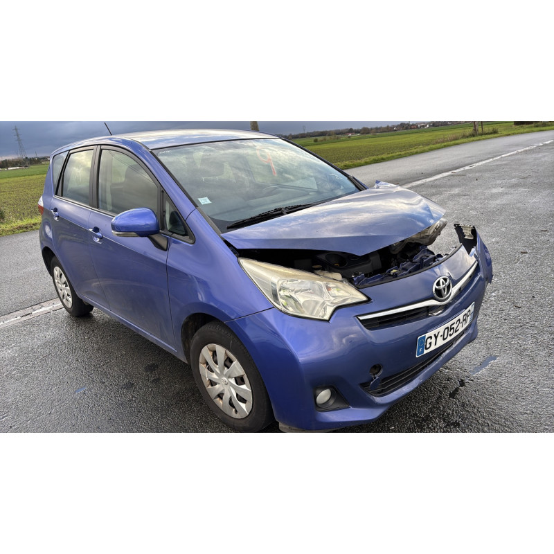 Feu arriere principal droit (feux) TOYOTA VERSO-S Photo n°5
