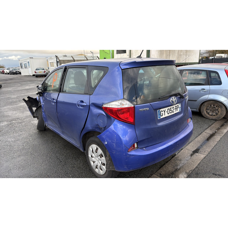 Feu arriere principal droit (feux) TOYOTA VERSO-S Photo n°7