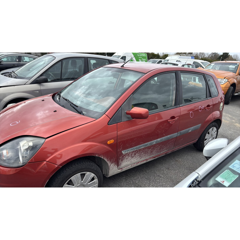 Face avant FORD FIESTA 5 Photo n°13