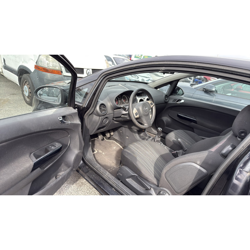 Pare choc avant OPEL CORSA D Photo n°15