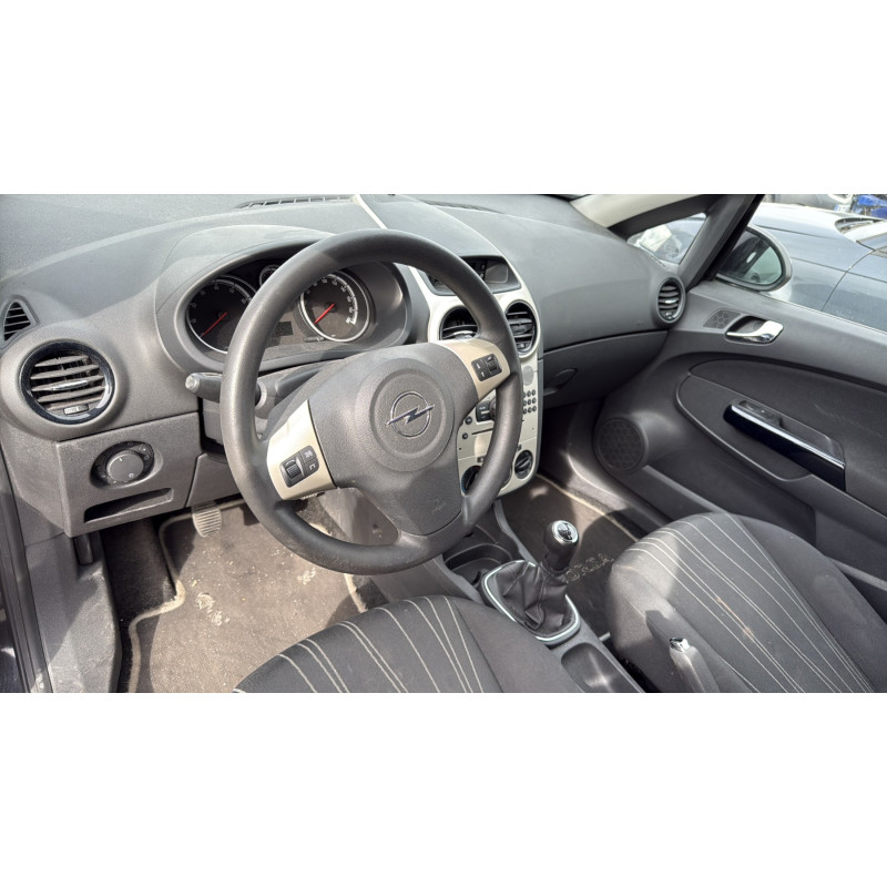 Pare choc avant OPEL CORSA D Photo n°17